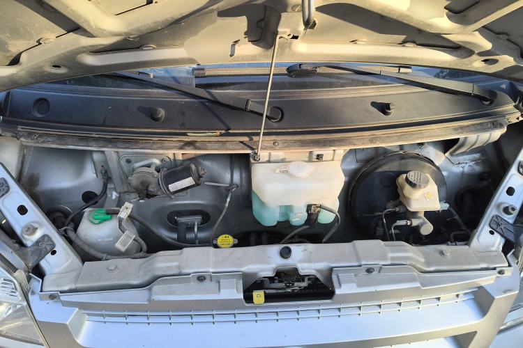 Used Dongfeng Xiaokang C35 2019 1.5L Base Version II Sedan China VI Emission Standard DK15 Engine Bay