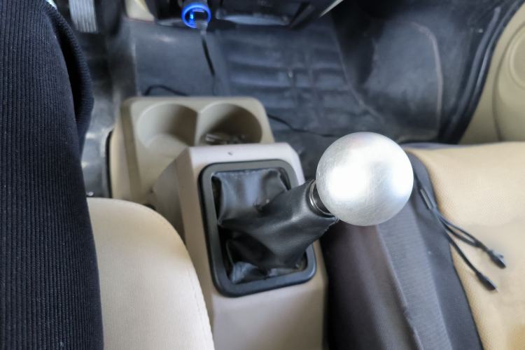Used Dongfeng Xiaokang C35 2019 1.5L Base Version II Sedan China VI Emission Standard DK15 Gear Lever
