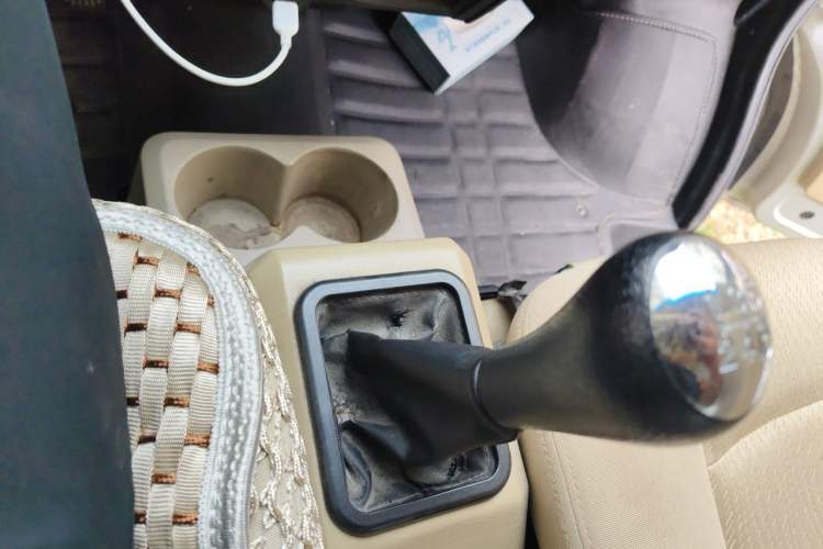 Used Dongfeng Xiaokang C35 2019 1.5L Base Version II Sedan China VI Emission Standard DK15 Gear Lever