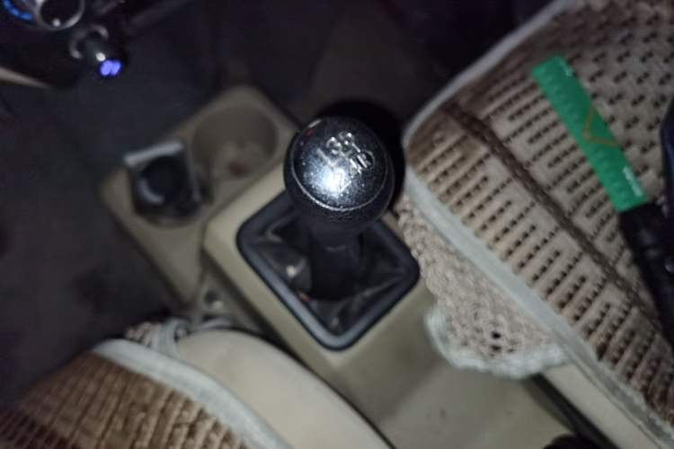 Used Dongfeng Xiaokang C35 2019 1.5L Base Version II Sedan China VI Emission Standard DK15 Gear Lever