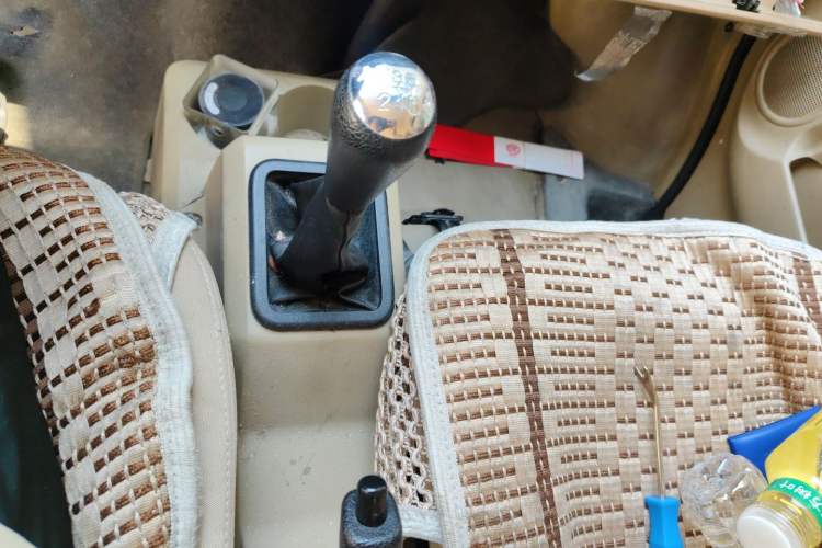 Used Dongfeng Xiaokang C35 2019 1.5L Base Version II Sedan China VI Emission Standard DK15 Gear Lever