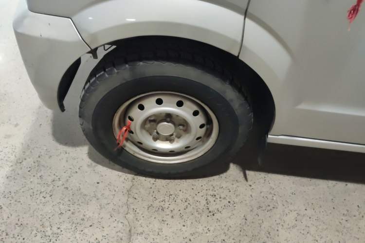 Used Dongfeng Xiaokang C35 2019 1.5L Base Version II Sedan China VI Emission Standard DK15 Left Front Wheel Hub