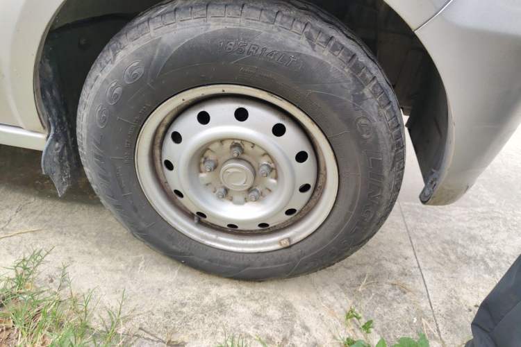 Used Dongfeng Xiaokang C35 2019 1.5L Base Version II Sedan China VI Emission Standard DK15 Right Front Wheel Hub