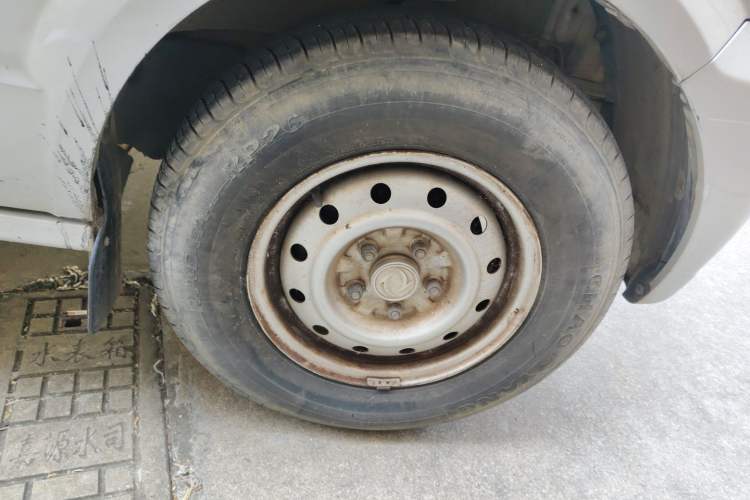 Used Dongfeng Xiaokang C35 2019 1.5L Base Version II Sedan China VI Emission Standard DK15 Right Front Wheel Hub