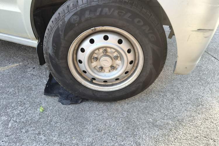 Used Dongfeng Xiaokang C35 2019 1.5L Base Version II Sedan China VI Emission Standard DK15 Right Front Wheel Hub