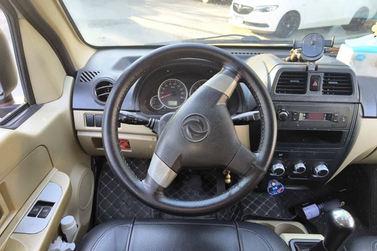 Used Dongfeng Xiaokang C35 2019 1.5L Base Version II Sedan China VI Emission Standard DK15 Steering Wheel
