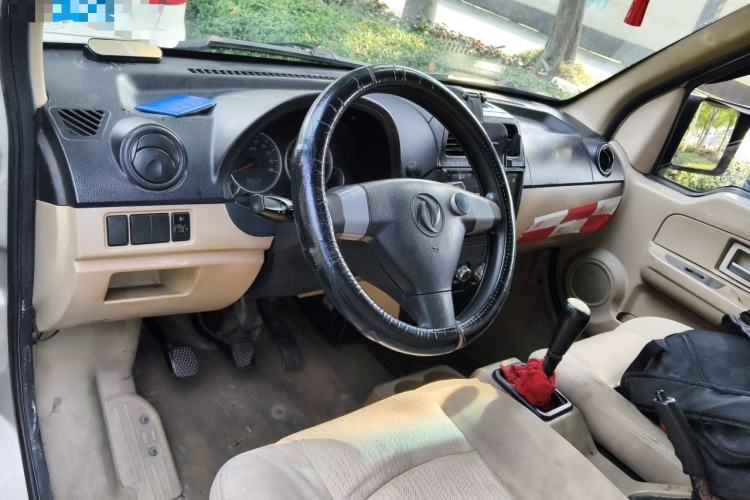 Used Dongfeng Xiaokang C35 2019 1.5L Base Version II Sedan China VI Emission Standard DK15 Center Console