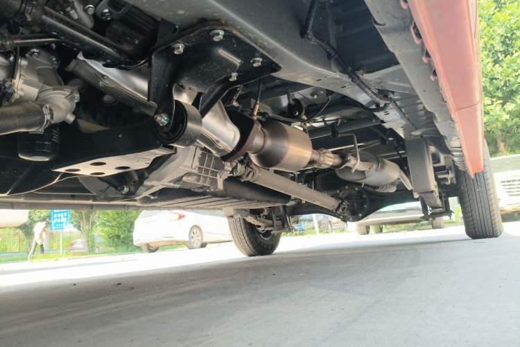 Used Dongfeng Xiaokang C35 2025 Model, 1.5L Comfort Version Chassis Front Left