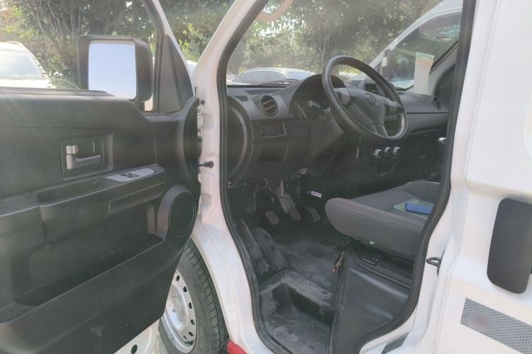 Used Dongfeng Xiaokang C35 2025 Model, 1.5L Comfort Version Driver Seat