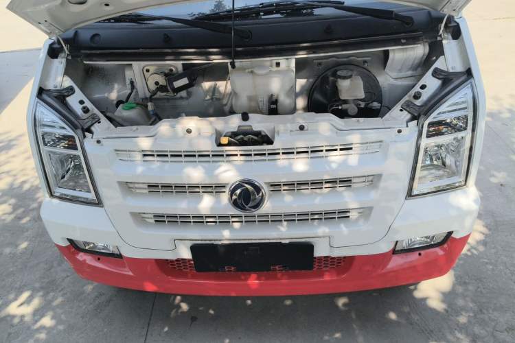 Used Dongfeng Xiaokang C35 2025 Model, 1.5L Comfort Version Engine Bay