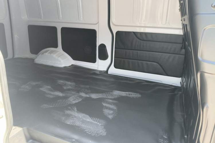 Used Dongfeng Xiaokang C35 2025 Model, 1.5L Comfort Version Left Rear Seat