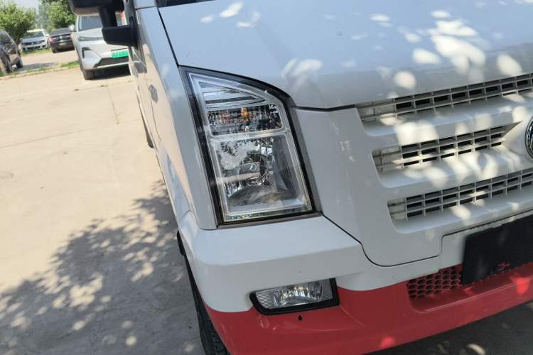 Used Dongfeng Xiaokang C35 2025 Model, 1.5L Comfort Version Right Front Headlight