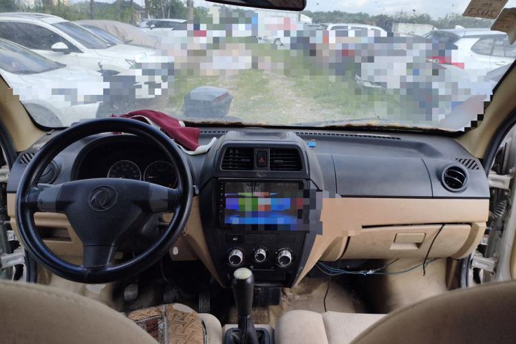 Used Dongfeng Xiaokang C35 2025 Model, 1.5L Comfort Version Center Console