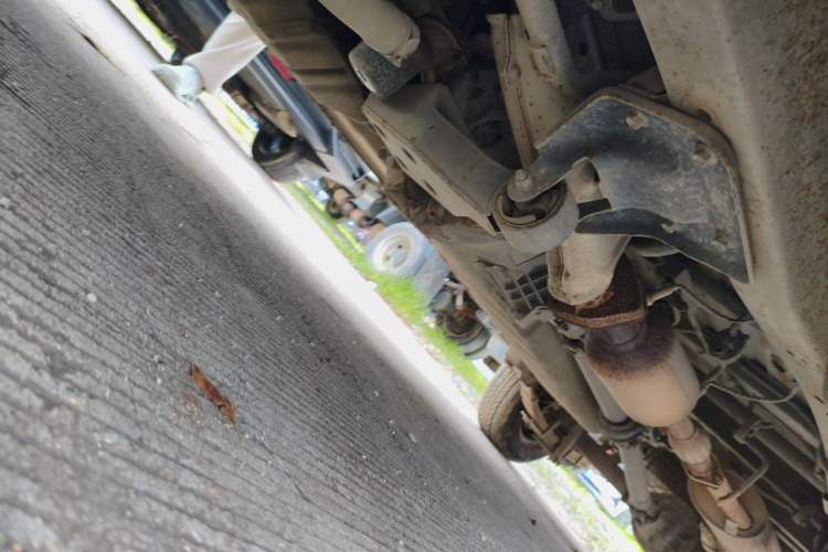Used Dongfeng Xiaokang C35 2025 Model, 1.5L Comfort Version Chassis Front Left