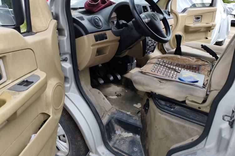 Used Dongfeng Xiaokang C35 2025 Model, 1.5L Comfort Version Driver Seat