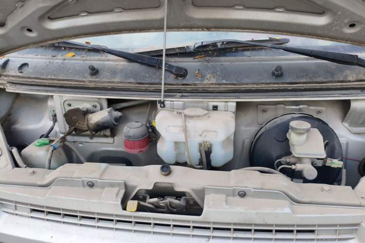 Used Dongfeng Xiaokang C35 2025 Model, 1.5L Comfort Version Engine Bay