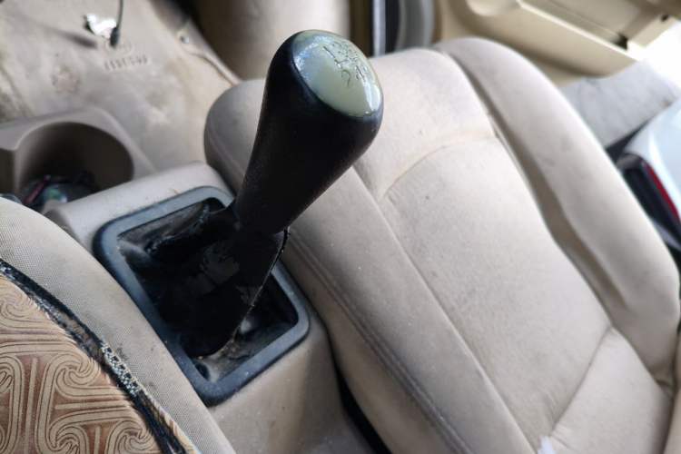Used Dongfeng Xiaokang C35 2025 Model, 1.5L Comfort Version Gear Lever