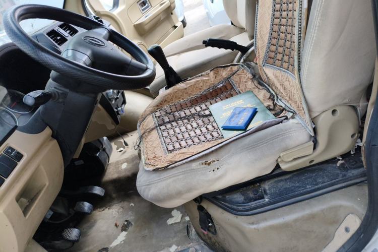 Used Dongfeng Xiaokang C35 2025 Model, 1.5L Comfort Version Left Front Seat