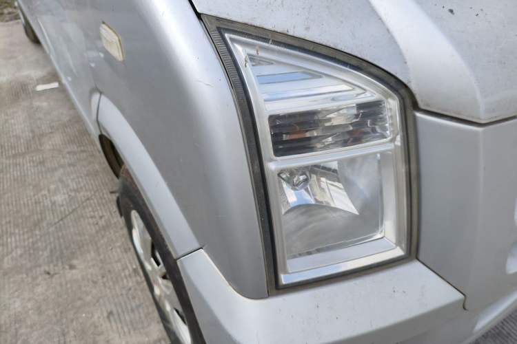 Used Dongfeng Xiaokang C35 2025 Model, 1.5L Comfort Version Right Front Headlight