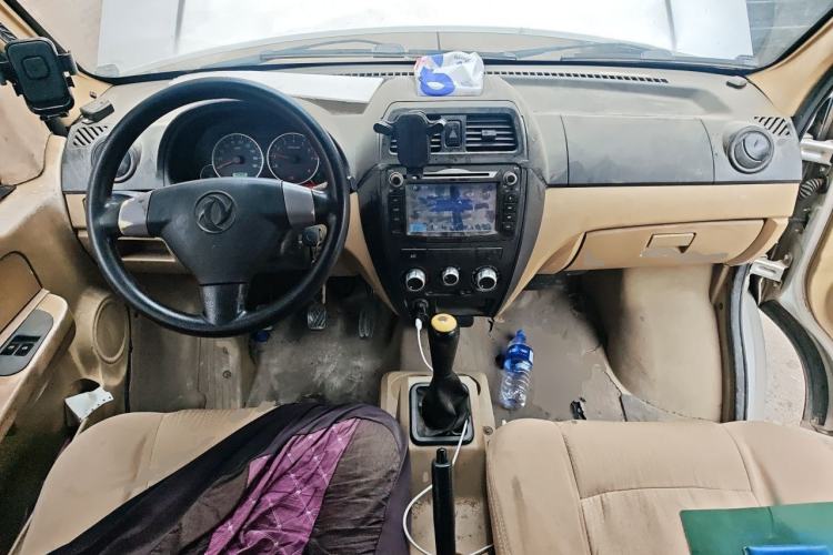 Used Dongfeng Xiaokang C36 2015 1.5L Standard Version II DK15-06 Center Console