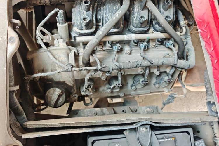 Used Dongfeng Xiaokang C36 2015 1.5L Standard Version II DK15-06 Engine Bay
