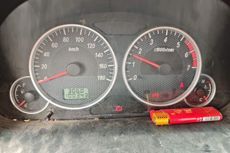 Used Dongfeng Xiaokang C36 2015 1.5L Standard Version II DK15-06 Instrument Cluster