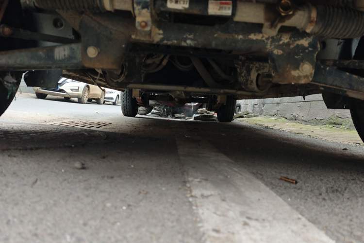 Used Dongfeng Xiaokang C36 2015 1.5L Base Version DK15-06 Chassis Front