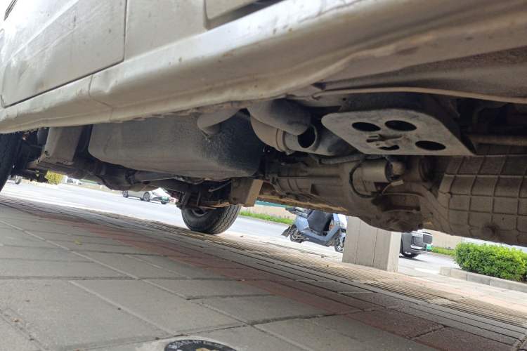 Used Dongfeng Xiaokang C36 2015 1.5L Standard Version II DK15-06 Chassis Front Right