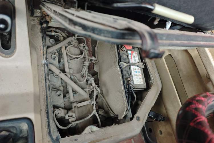 Used Dongfeng Xiaokang C36 2015 1.5L Base Version DK15-06 Engine Bay Left