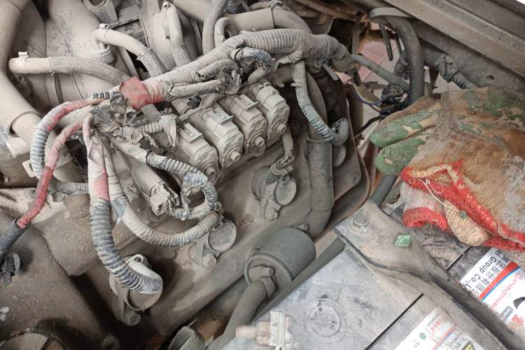 Used Dongfeng Xiaokang C36 2015 1.5L Standard Version II DK15-06 Engine Bay Right