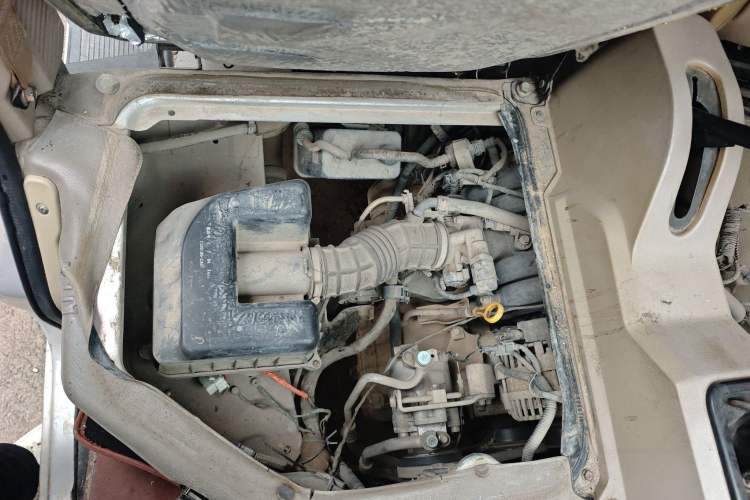 Used Dongfeng Xiaokang C36 2015 1.5L Base Version DK15-06 Engine Bay Right