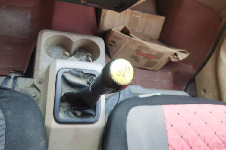 Used Dongfeng Xiaokang C36 2015 1.5L Base Version DK15-06 Gear Lever