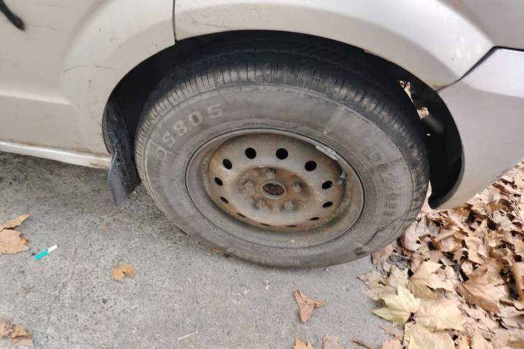 Used Dongfeng Xiaokang C36 2015 1.5L Base Version DK15-06 Right Front Wheel Hub