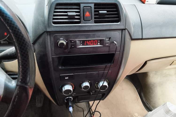 Used Dongfeng Xiaokang C36 2015 1.5L Base Version DK15-06 Audio And AC Panel