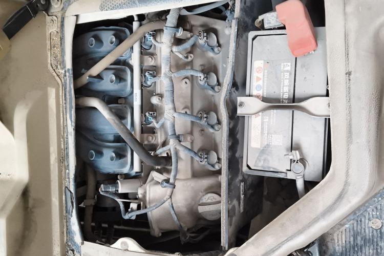 Used Dongfeng Xiaokang C36 2015 1.5L Base Version DK15-06 Engine Bay