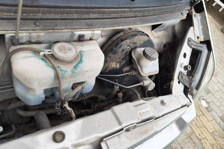 Used Dongfeng Xiaokang C36 2015 1.5L Base Version DK15-06 Engine Bay Left