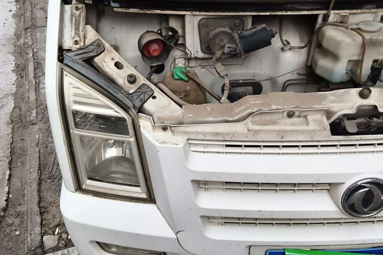 Used Dongfeng Xiaokang C36 2015 1.5L Base Version DK15-06 Engine Bay Right