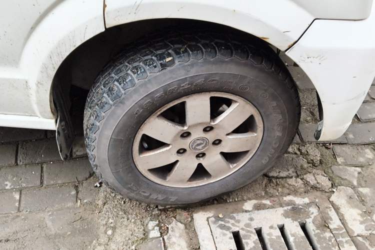 Used Dongfeng Xiaokang C36 2015 1.5L Base Version DK15-06 Right Front Wheel Hub