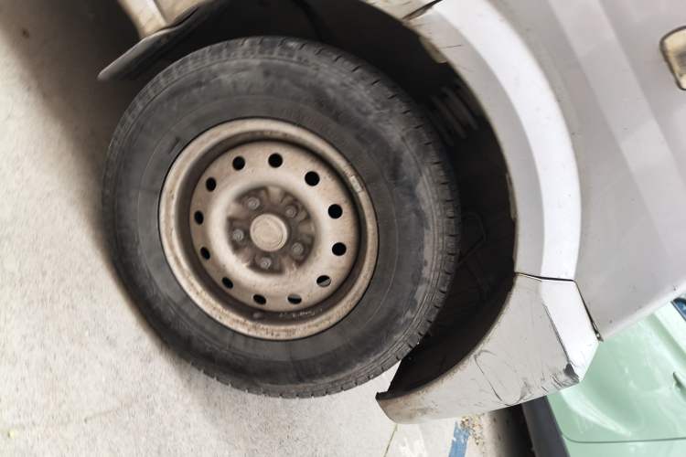 Used Dongfeng Xiaokang C36 2015 1.5L Base Version DK15-06 Right Front Wheel Hub
