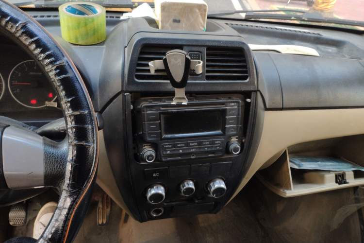 Used Dongfeng Xiaokang C36 2016 1.5L Base Version Ⅱ DK15-06 Audio And AC Panel