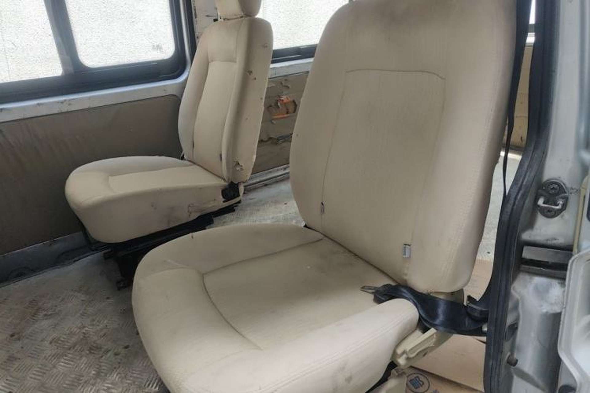 Used Dongfeng Xiaokang C36 2016 1.5L Base Version Ⅱ DK15-06 Left Rear Seat