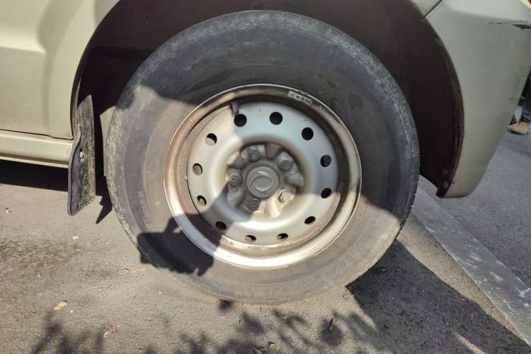 Used Dongfeng Xiaokang C36 2016 1.5L Base Version Ⅱ DK15-06 Right Front Wheel Hub