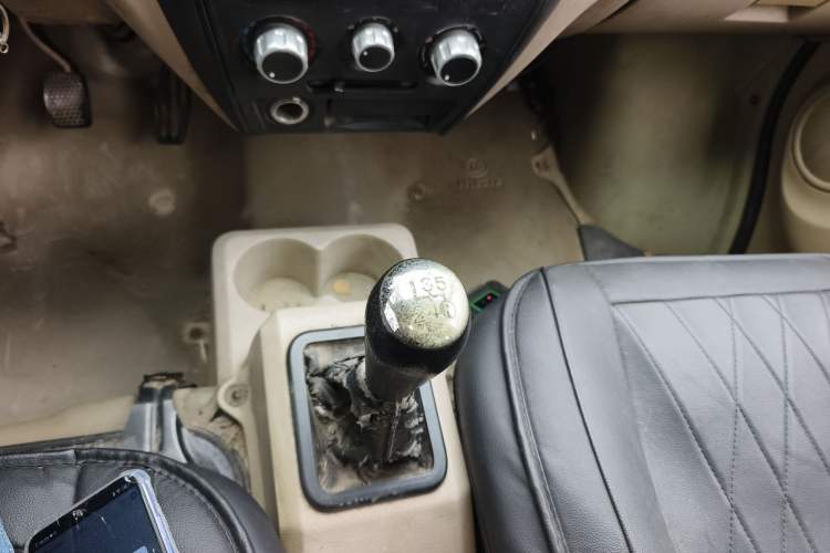 Used Dongfeng Xiaokang C36 2018 1.5L Base Version Ⅱ DK15 Gear Lever