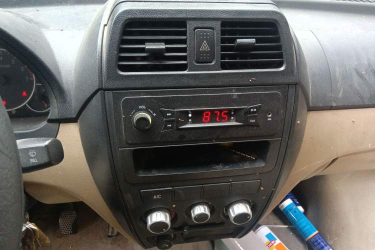 Used Dongfeng Xiaokang C36 2018 1.5L Base Version Ⅱ DK15 Audio And AC Panel