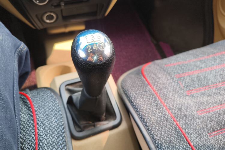 Used Dongfeng Xiaokang C36 2018 1.5L Base Version Ⅱ DK15 Gear Lever