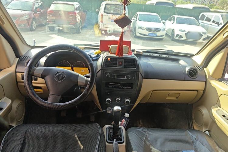 Used Dongfeng Xiaokang C36 2019 1.5L Base Version II China VI DK15 Center Console