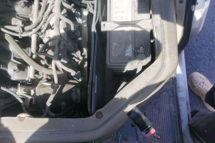 Used Dongfeng Xiaokang C36 2019 1.5L Base Version II China VI DK15 Engine Bay Left
