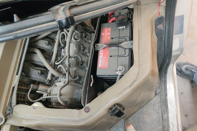 Used Dongfeng Xiaokang C36 2019 1.5L Base Version II China VI DK15 Engine Bay Left