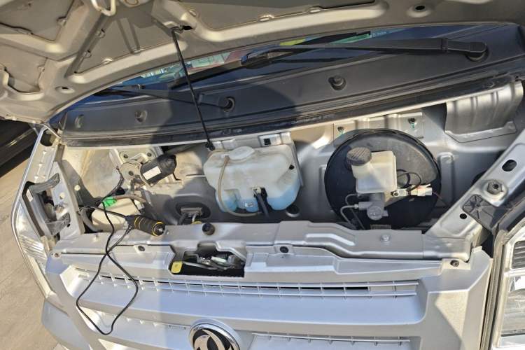 Used Dongfeng Xiaokang C36 2019 1.5L Base Version II China VI DK15 Engine Bay