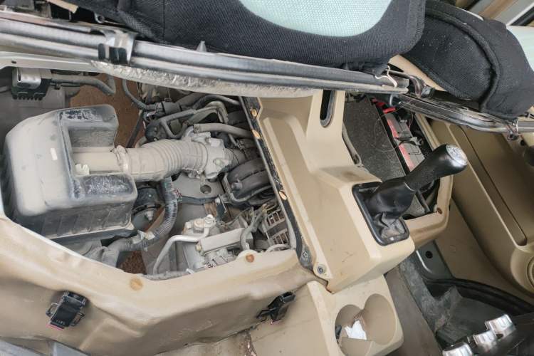 Used Dongfeng Xiaokang C36 2019 1.5L Base Version II China VI DK15 Engine Bay